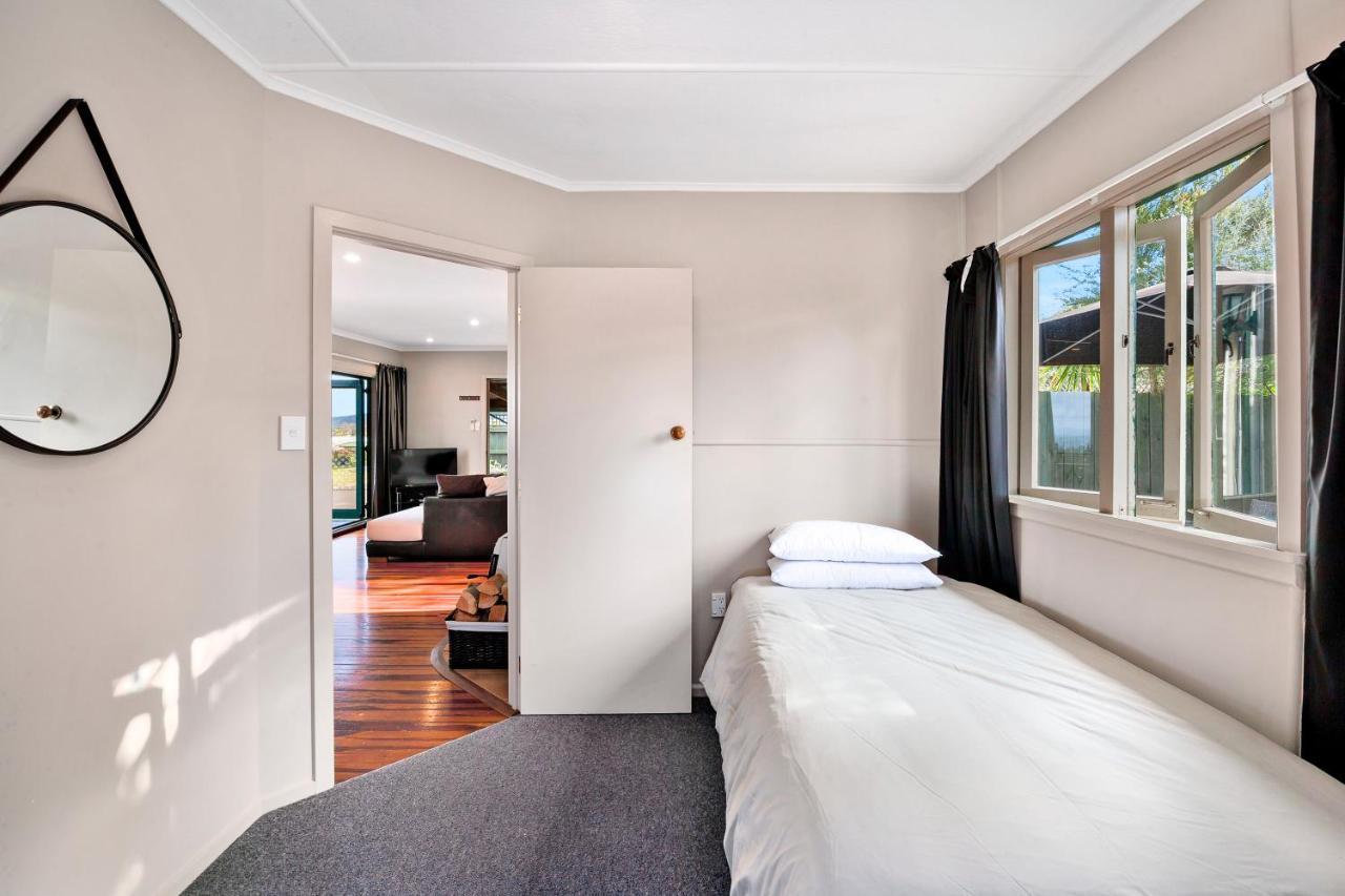 Kaihua Lookout - Taupo Holiday Home Extérieur photo